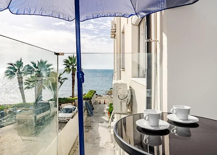 Cozy Beachfront Gem With Seaview