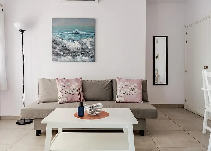 Cozy Beachfront Gem With Seaview アパート リマソール