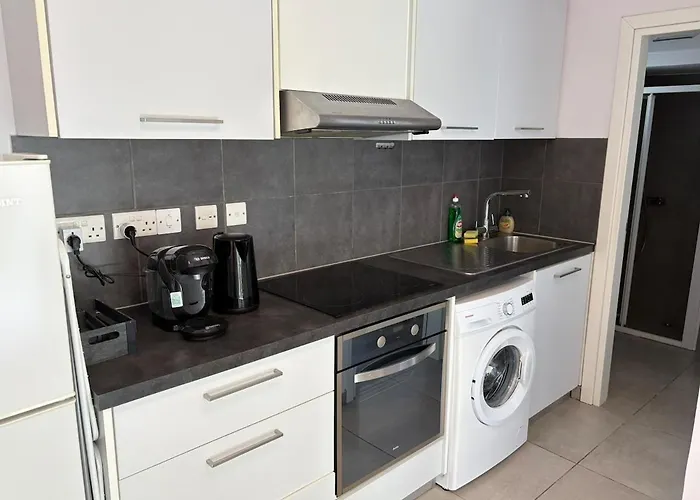 Cozy Beachfront Gem With Seaview アパート リマソール