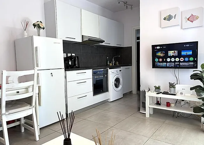 Cozy Beachfront Gem With Seaview アパート *