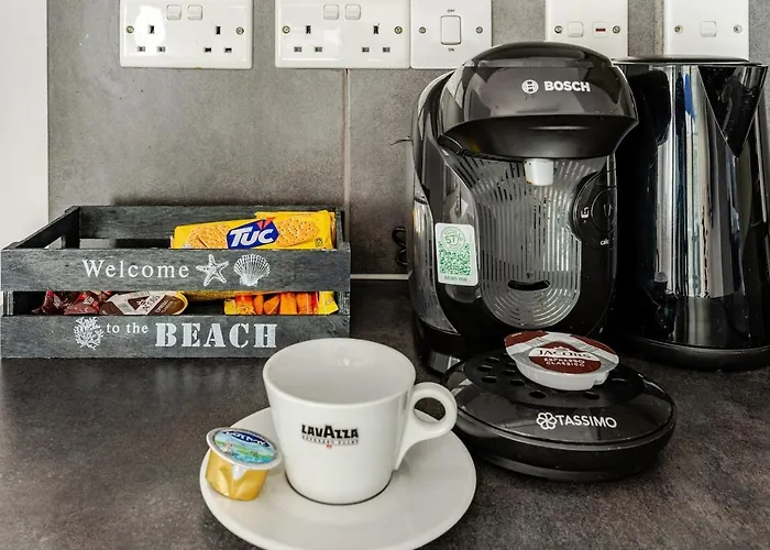 Cozy Beachfront Gem With Seaview *