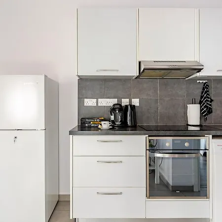 Apartman Cozy Beachfront Gem With Seaview Limassol