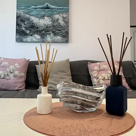 Cozy Beachfront Gem With Seaview Lägenhet Limassol