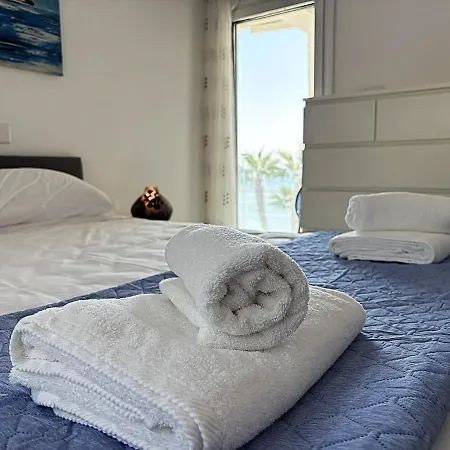 Cozy Beachfront Gem With Seaview